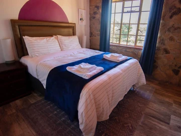 Hotel & Lodge