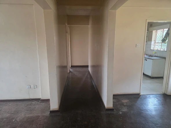 2 Bedroom Flat & Apartment