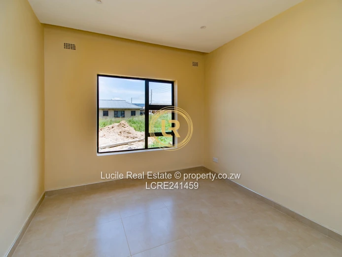 Newly Constructed 3 Bedroom Residence in Raiham Park