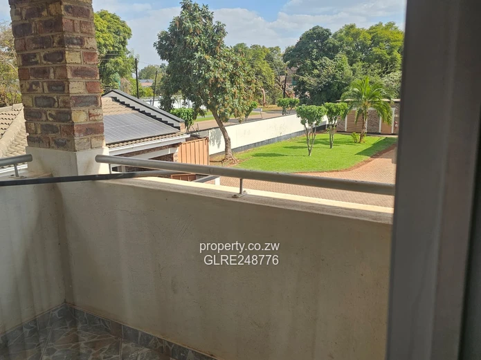 3BR Greendale Flat with Built-in Wardrobes, Borehole & Parking