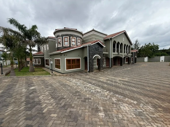 5 Bedroom House