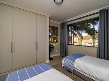 3 Bedroom Flat & Apartment