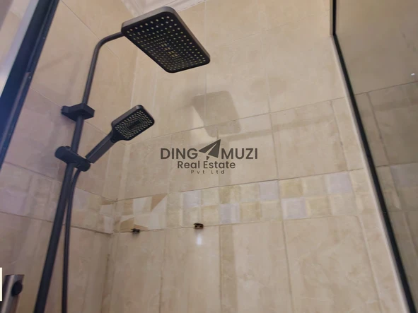 2 Bedroom Flat & Apartment