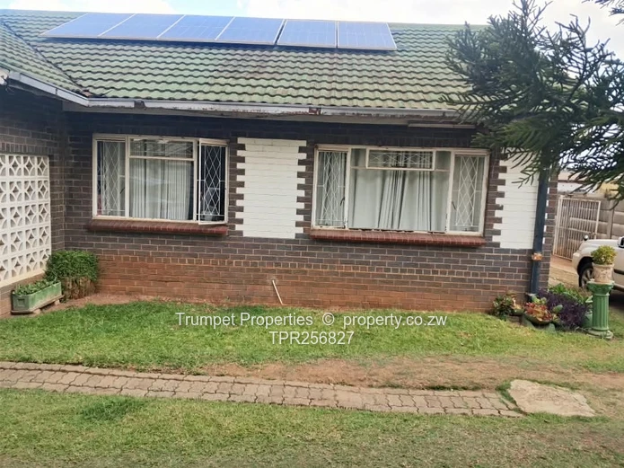 Neat 3-Bed Cranborne Home — Borehole and solar back up