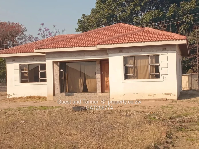 WATERFALLS – 3-BEDROOM COTTAGE ON 2,000m²