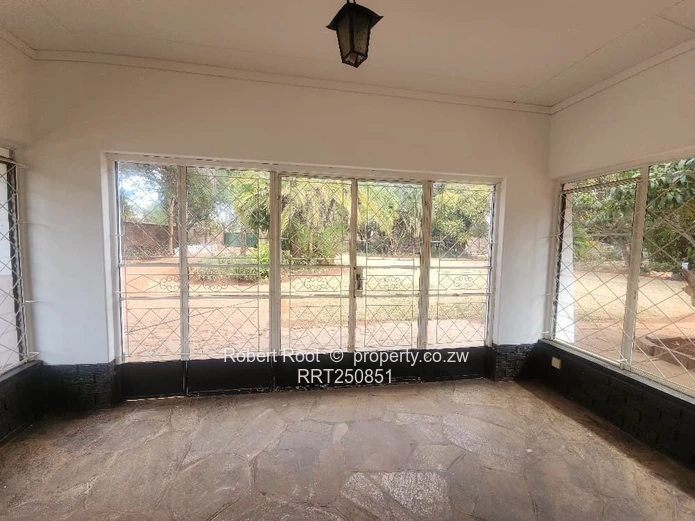 Charming 3 bedroom family home to let in Northwood
