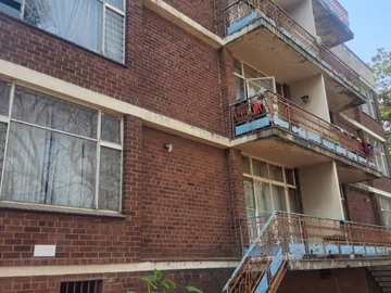 2 Bedroom Flat & Apartment