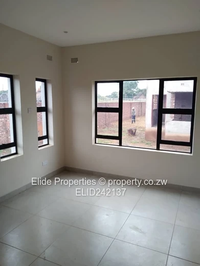 Modern 4BR Home with Garage & Borehole, Marlborough