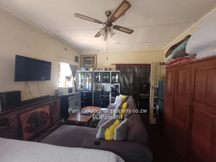 3 Bedroom family home for sale in Morningside