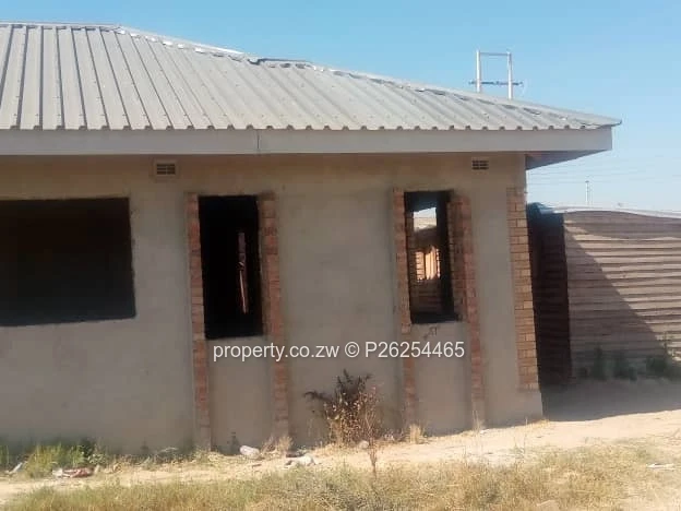 An incomplete 4 bedroomed house for sale in Fidelity Southview park
