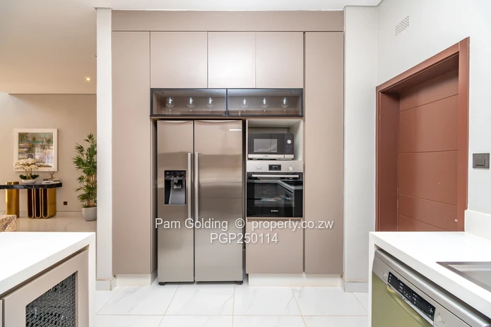 Modern Luxury Townhouse – Golden Stairs, Mount Pleasant (Sole Mandate)