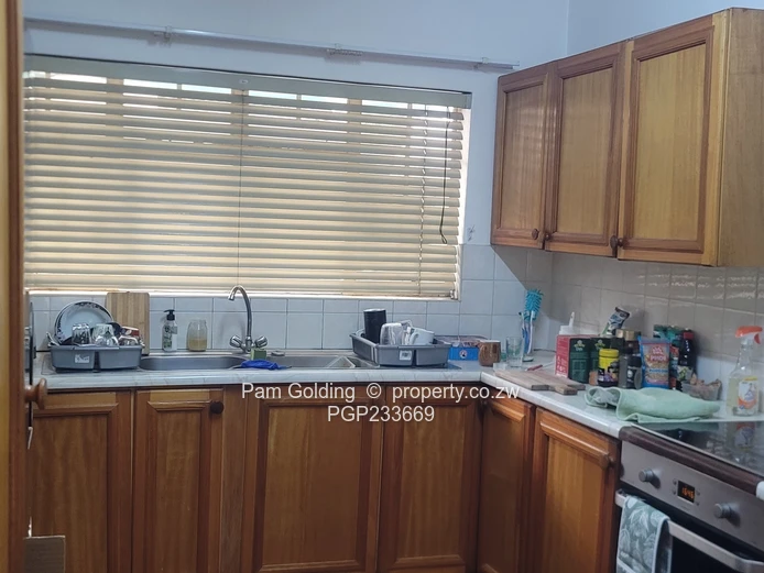 A Garden Flat With A Garden !!!