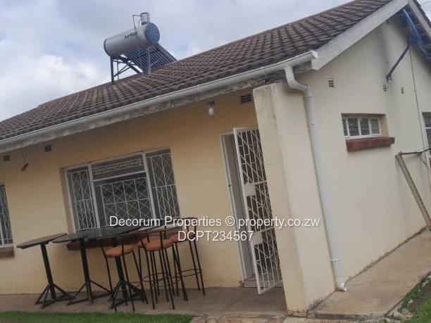4-Bed Emerald Hill Home on 2030m² with Borehole & Driveway