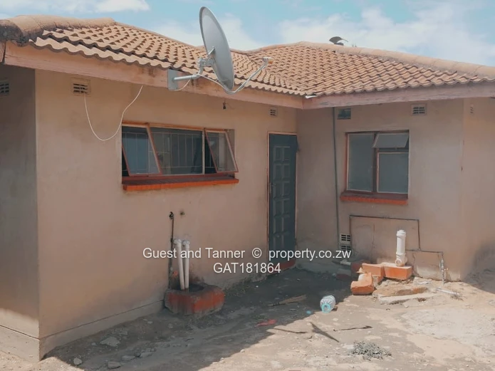 5 Bed House in Mainway Meadows