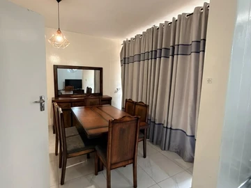 2 Bedroom Flat & Apartment