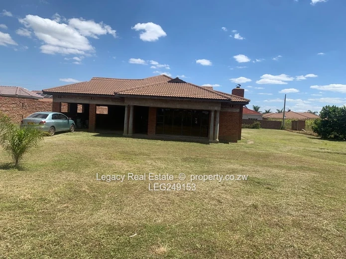 4-Bed Townhouse Complex — Expansive Garden & Verandah in Sandton Park