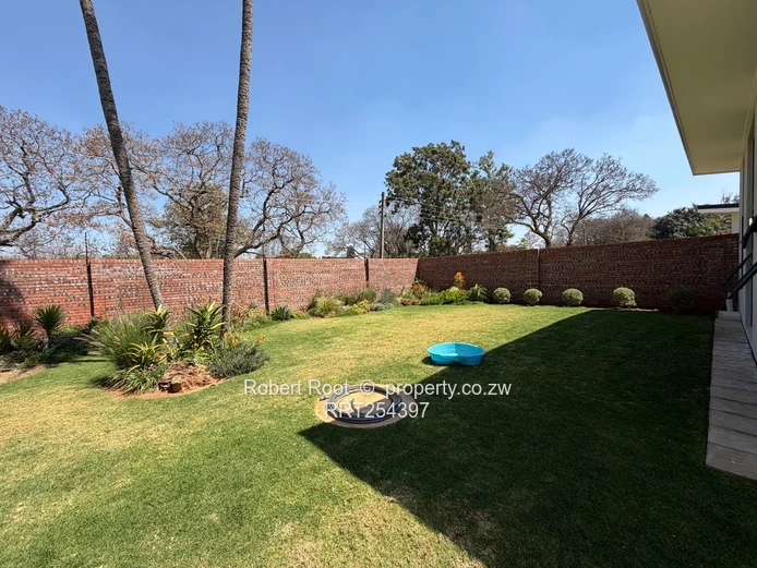 Secure And Spacious Townhouse In Newlands