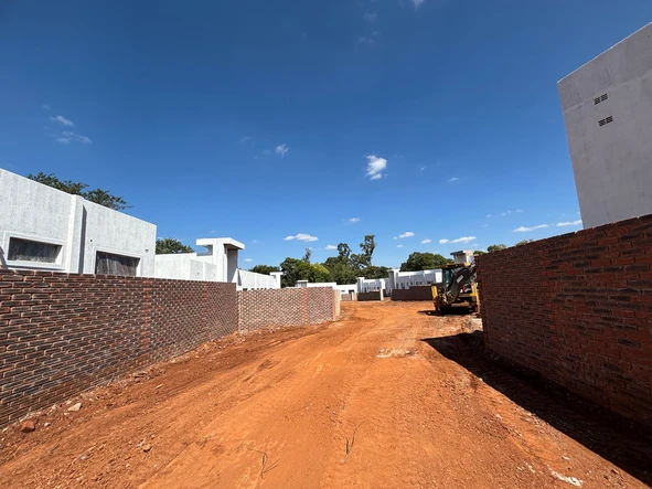 4 Bedroom Flat & Apartment
