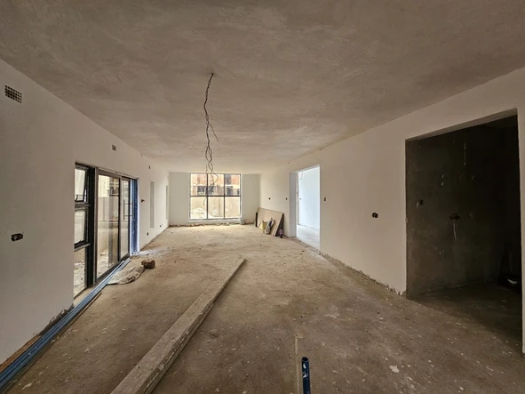 4 Bedroom Garden Flat