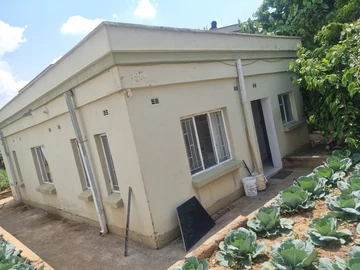 6 Bedroom House