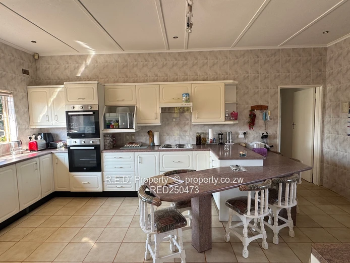 Spacious Family Home In Parklands!