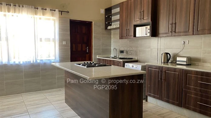 Stylish Living - 3 Bedroom Townhouse