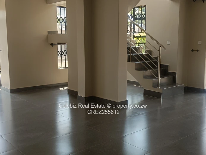 Old Marlborough duplex flat to let 