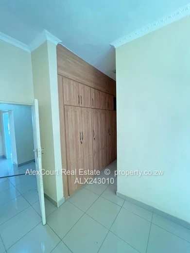 Neat Duplex Apartment In A Complex