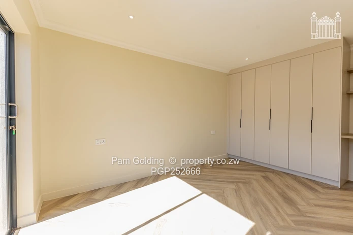 Outstanding Brand New Townhouse