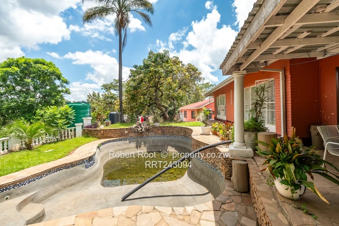 Neat 4 bed family home in Kambanji with stunning views!