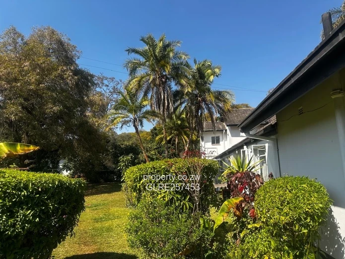 Vainona Family Home — 5BR, Pool & Balcony on 4666m²