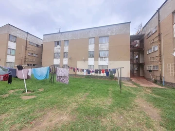 3 Bedroom Flat & Apartment