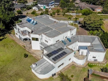 8 Bedroom House