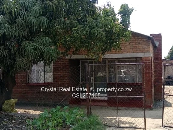 Glen Norah House Asking $45 000 (Sole Mandate)