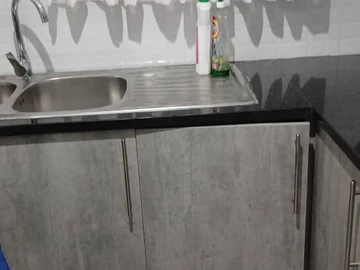 2 Bedroom Flat & Apartment