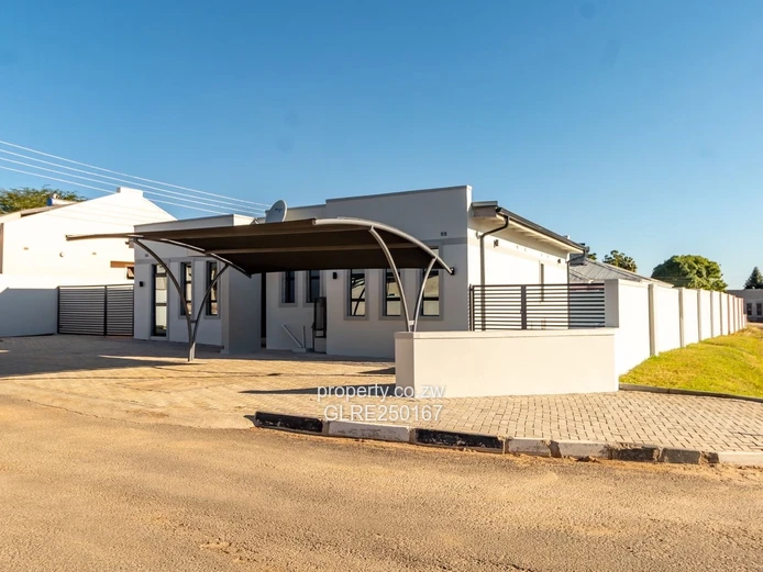 Modern 3-Bed Flat in Greendale - Borehole & Carport