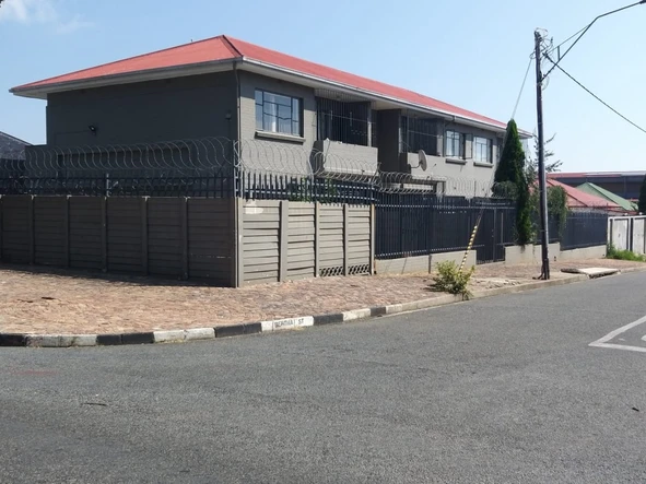 6 Unit Townhouse Complex