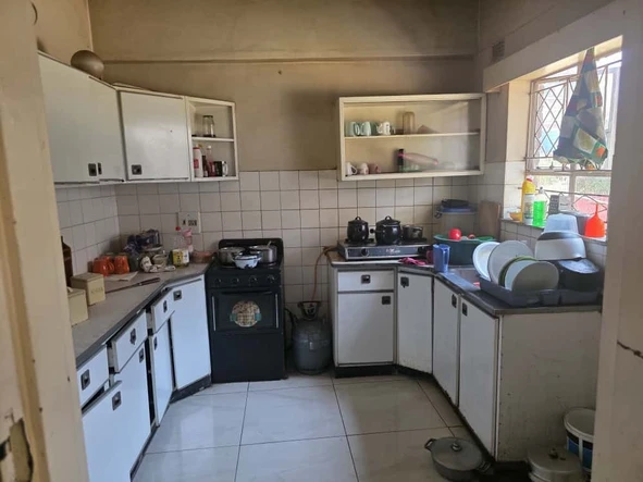 2 Bedroom Flat & Apartment