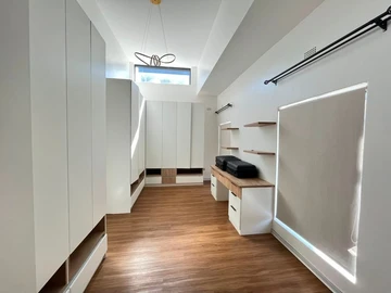 3 Bedroom Flat & Apartment