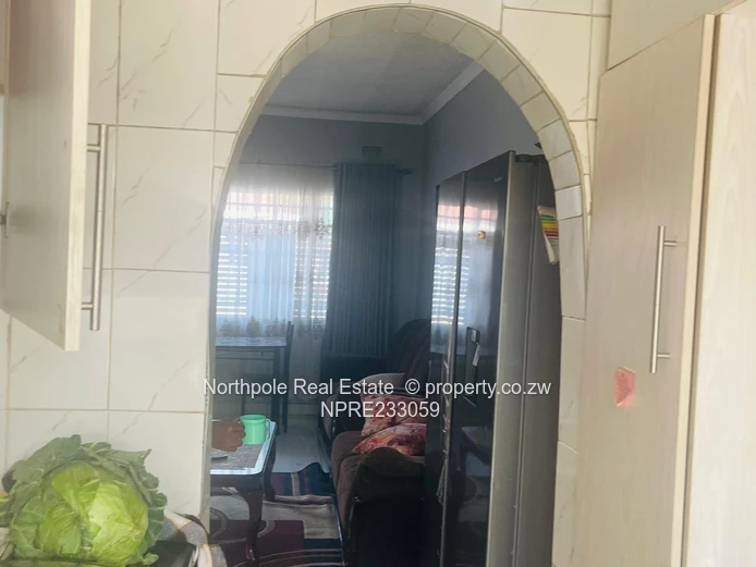 Old Bluffhill Garden Flat For Sale