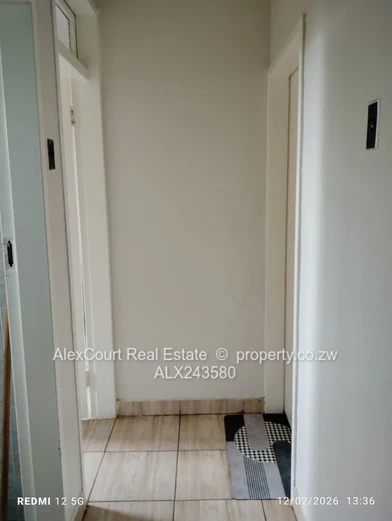 WELL MAiNTANED FLAT IN A PRIME LOCATION