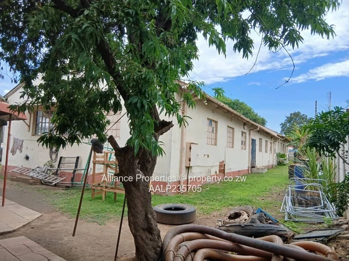 1750sqm Warehouse Facility with Offices in Prime Graniteside (Kelvin North)