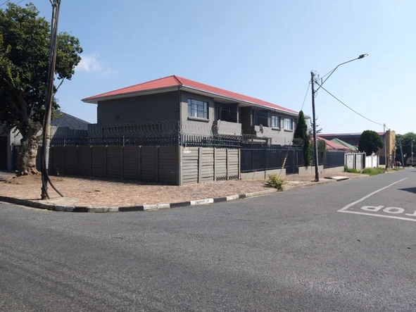 6 Unit Townhouse Complex