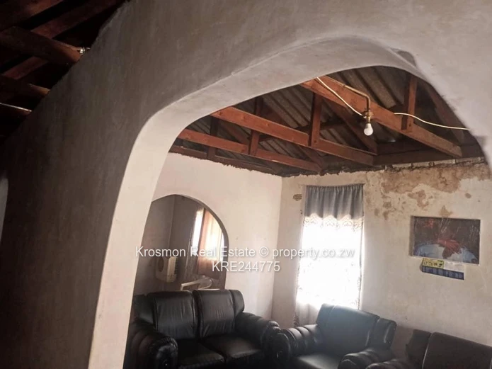 House For Sale (Sole Mandate)