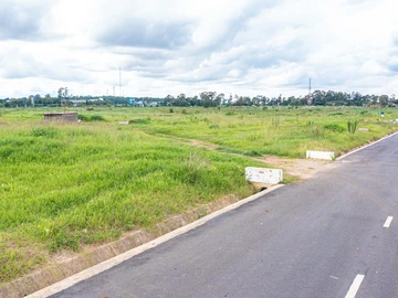 Commercial & Industrial Land