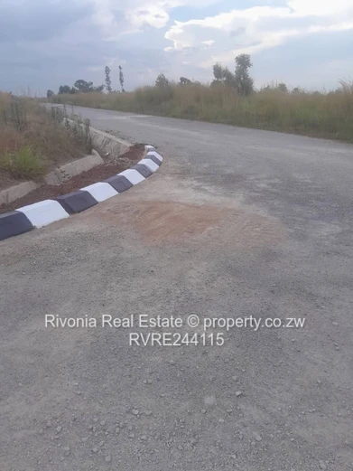 Nyabira Luna Stands 15X 1200