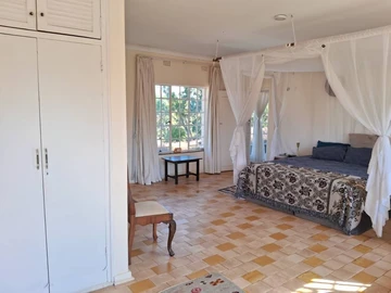 3 Bedroom Flat & Apartment