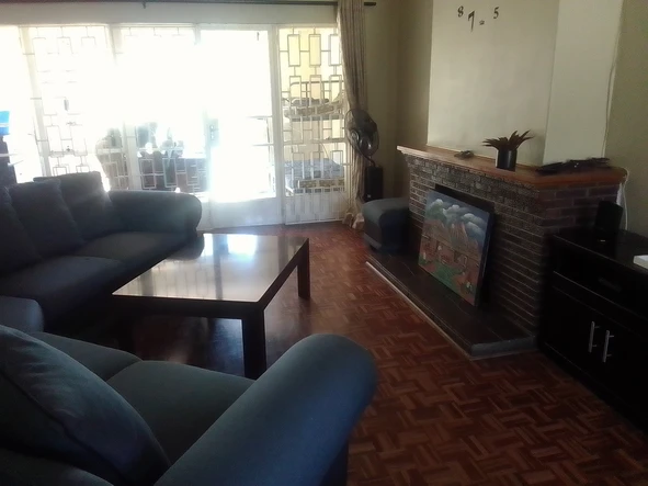 2 Bedroom Flat & Apartment