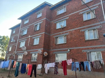 2 Bedroom Flat & Apartment