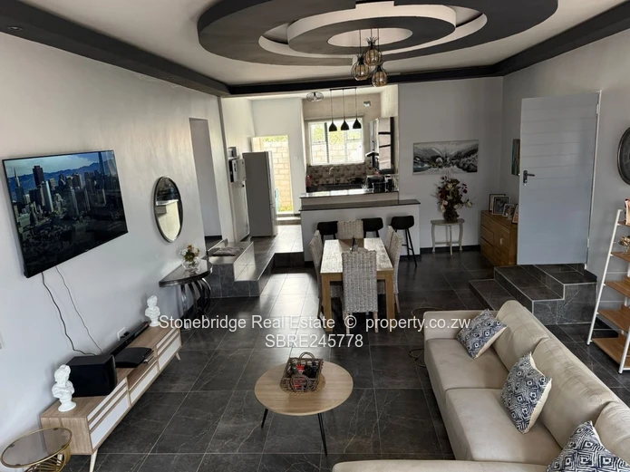 Modern 3 Bedroomed Townhouse in Burnside for sale